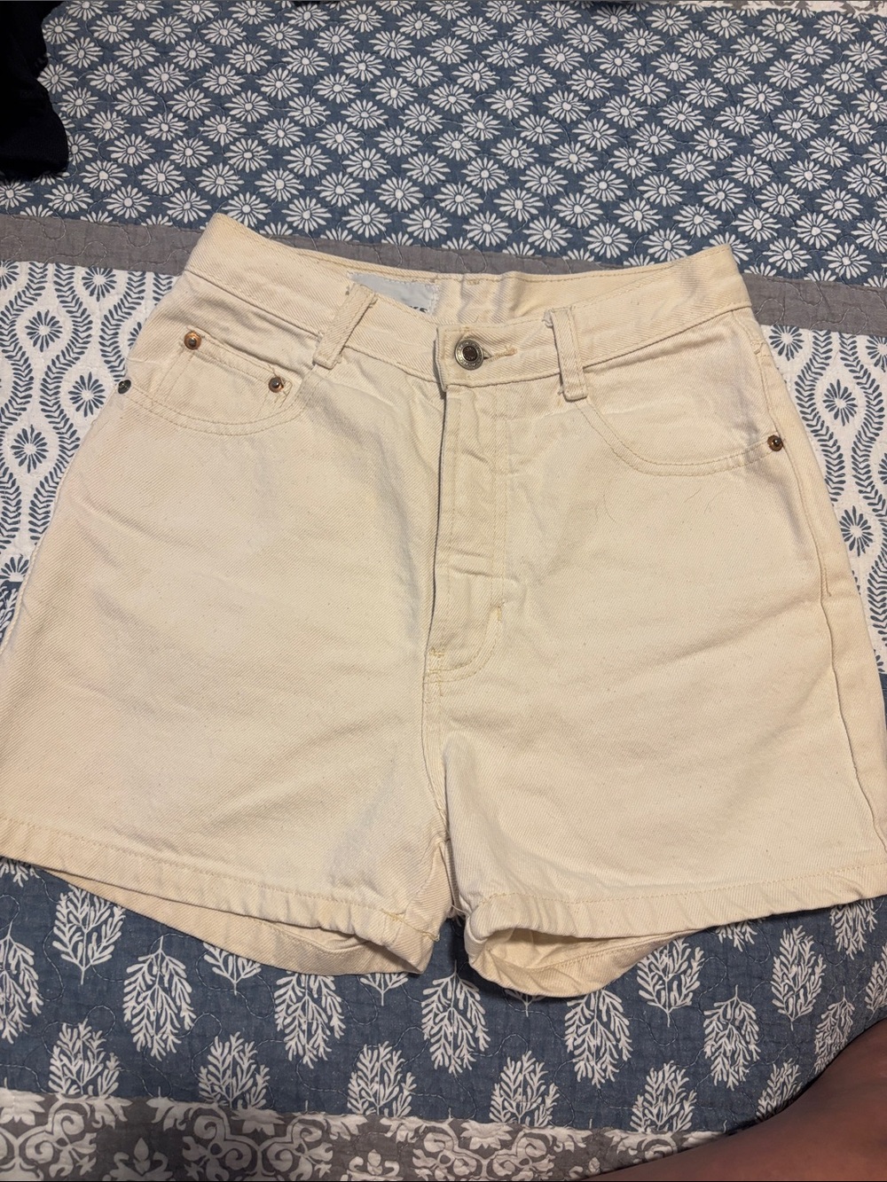 Classic High-Rise Cream Women's Shorts